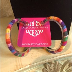 SASSY JONES HOOP EARRINGS (Multicolor)